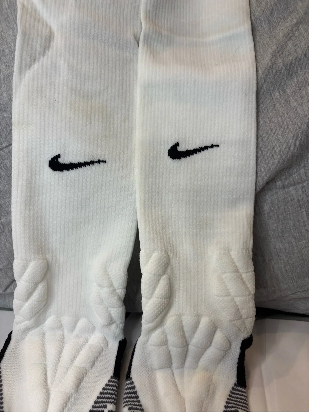 Nike Elite Vapor Dri-FIT Knee High Athletic Socks XL White/Black Colorblock